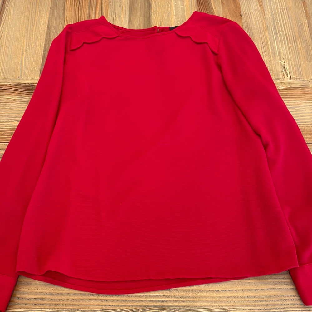 The Limited scalloped shoulder blouse size M